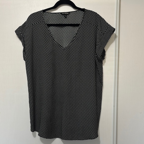 Express Black and White Polka Dot Top - Picture 1 of 2